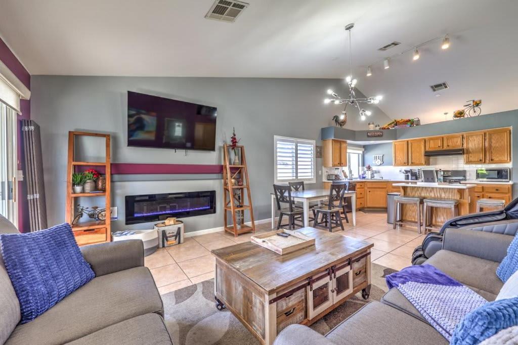 Family Fun For Everyone In Las Vegas- 4 Bedrooms, Billiards, Game Room Гендерсон Екстер'єр фото