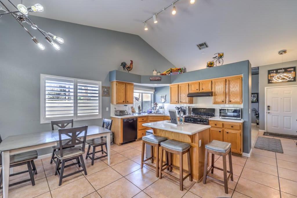 Family Fun For Everyone In Las Vegas- 4 Bedrooms, Billiards, Game Room Гендерсон Екстер'єр фото