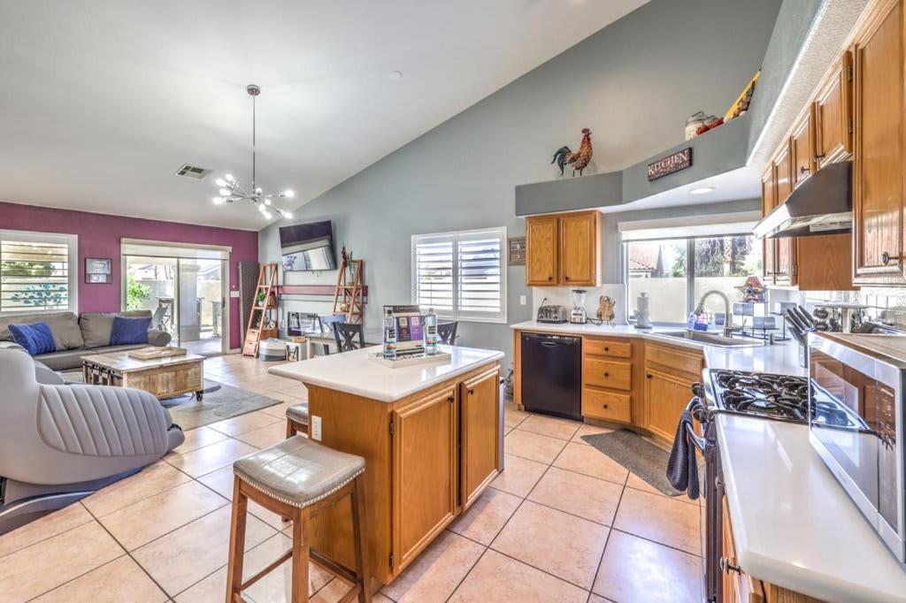 Family Fun For Everyone In Las Vegas- 4 Bedrooms, Billiards, Game Room Гендерсон Екстер'єр фото